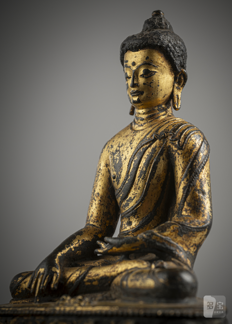 A GILT-BRONZE FIGURE OF BUDDHA SHAKYAMUNI - 图4